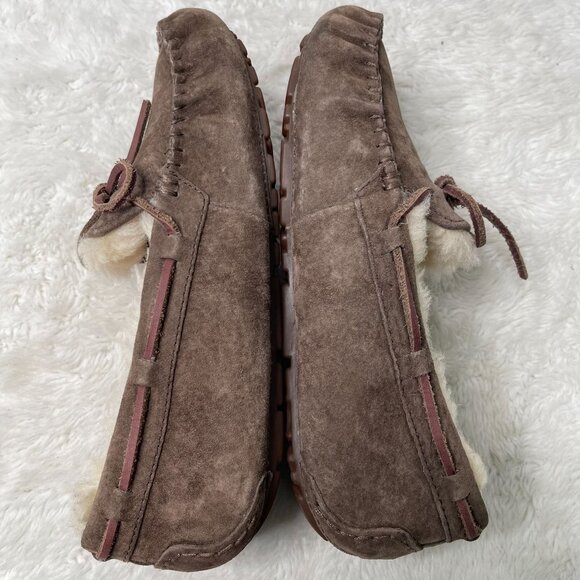 UGG #5612 Women's Brown Dakota Lace Up Moccasin Slippers Shoes Size 6 US - Picture 3 of 13